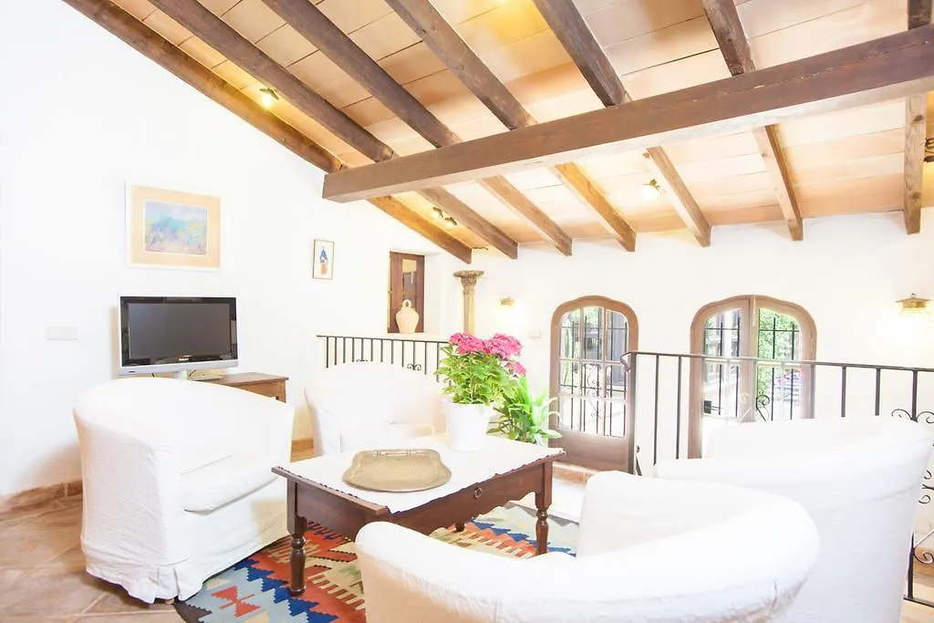 Vila Can Casta Petra
