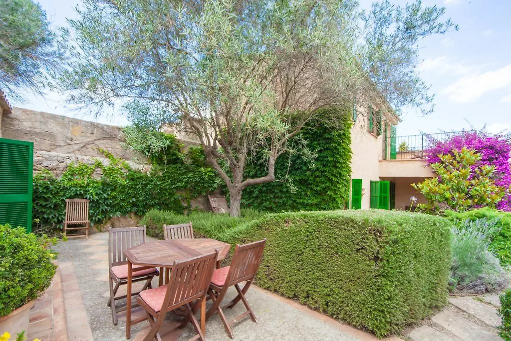 Can Casta Petra  Villa Petra (Mallorca)