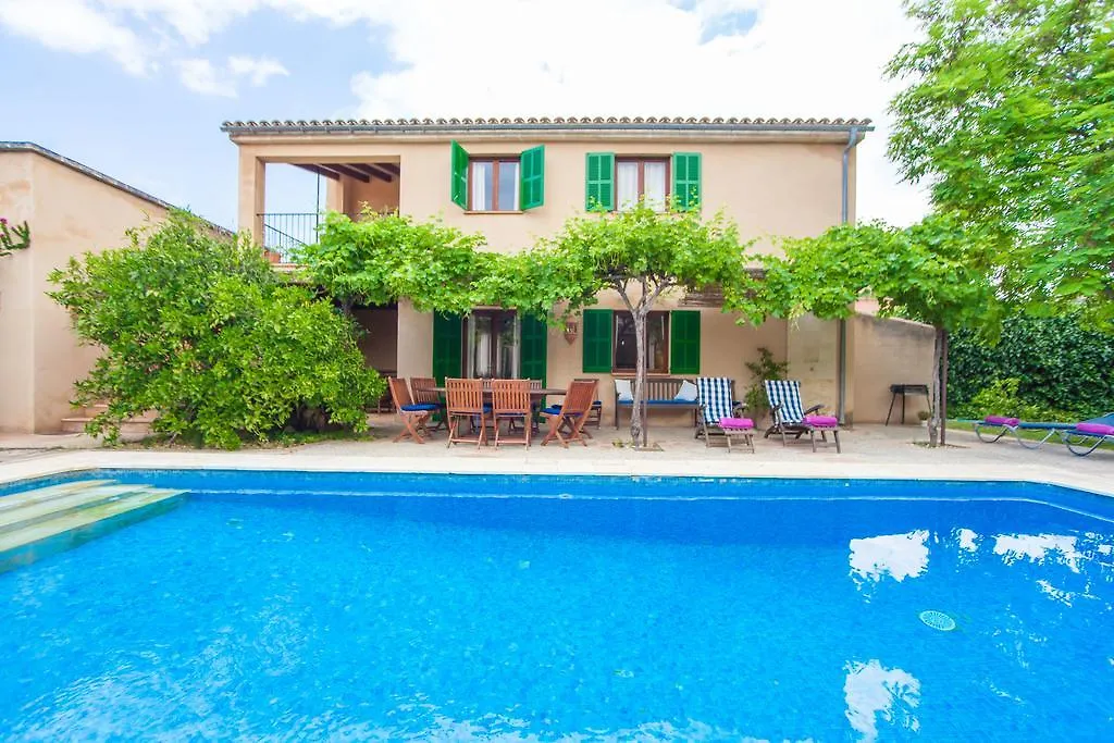 Can Casta Petra  Villa Petra (Mallorca)